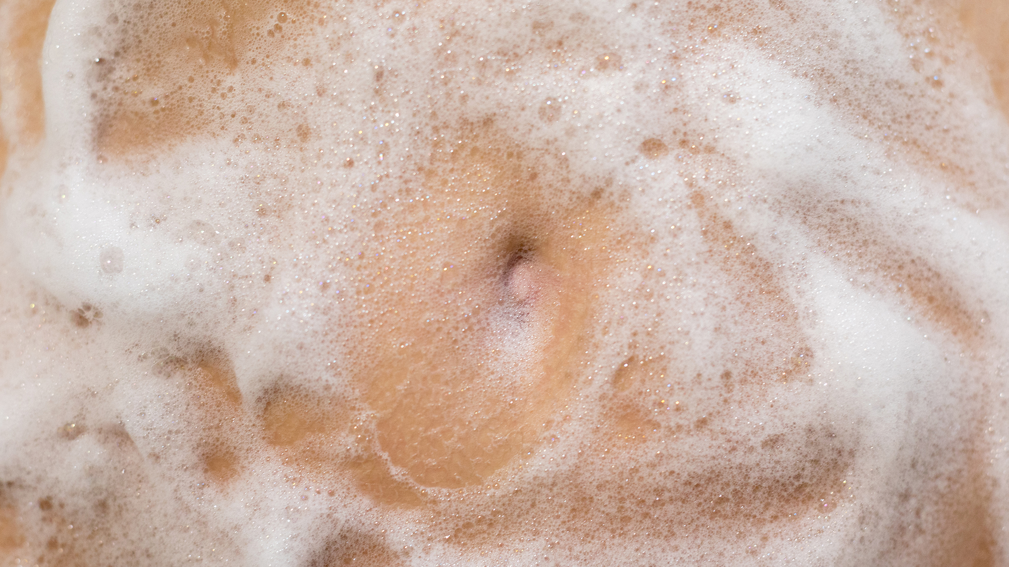 Bauch mit viel Schaum
